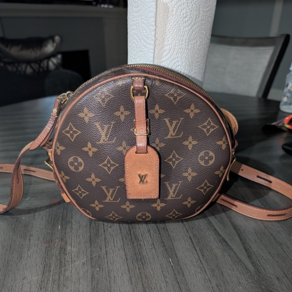 Louis Vuitton Crossbody Bag - Picture 2 of 12